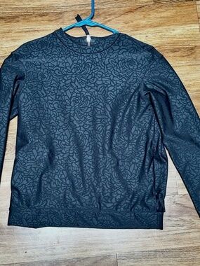Lululemon Departure Top black camo long sleeve softshell size 6